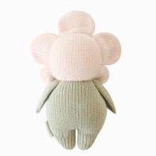 blush pink baby daisy