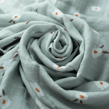 organic swaddle set daisy