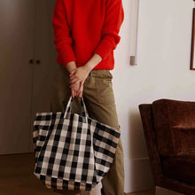 elisa tote bag checkered black