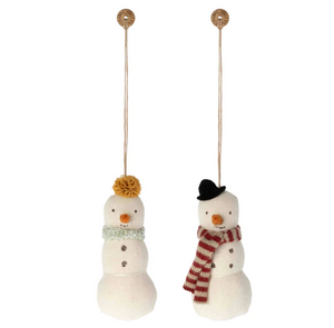 snowmen ornaments in holly case