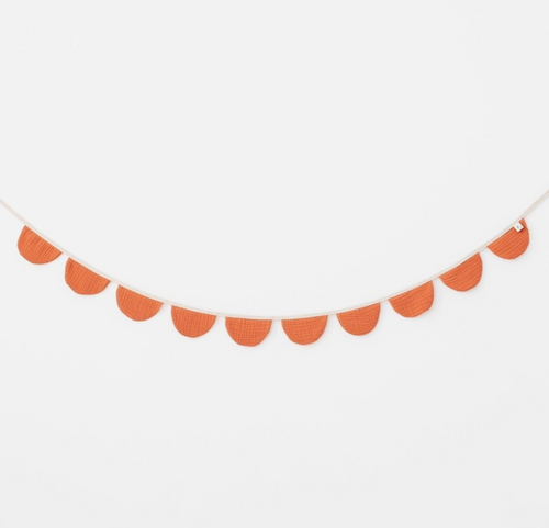 poppy scallop garland