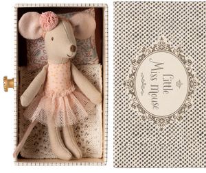 little sister dance mouse in daybed