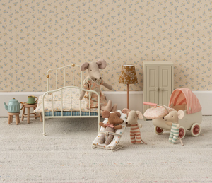 babysitter multi dots
