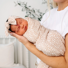 swaddle blanket in laynie