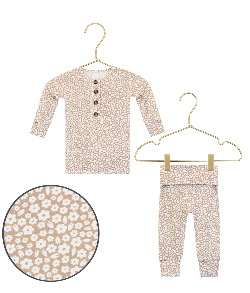 top + bottom set in laynie
