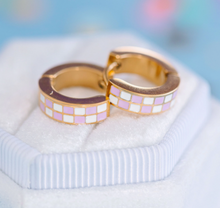 lilac checkered huggies