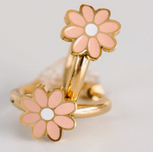 peach daisy huggies