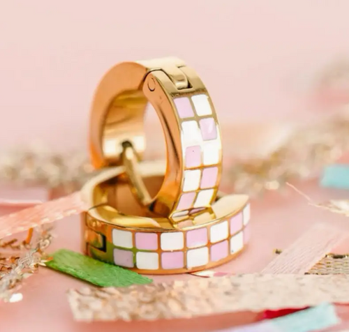 pink checkered huggies