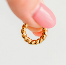 rope twist huggies