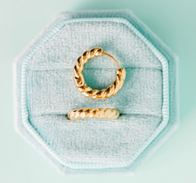 rope twist huggies