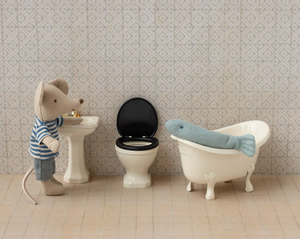 wc for maileg mouse