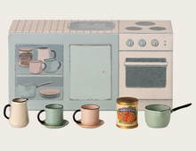 kitchen counter for mice