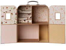 suitcasa mouse house