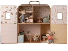 suitcasa mouse house