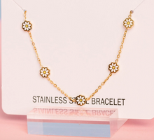 white daisy bracelet