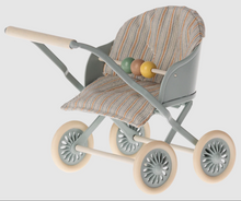 stroller baby mice in mint