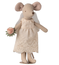 wedding mice couple