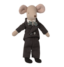 wedding suit dad mouse