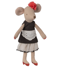 beautician mouse mum
