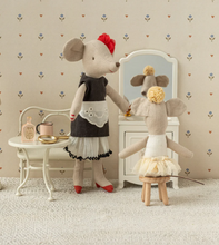 beautician mouse mum