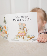 miss mouse baked a cake