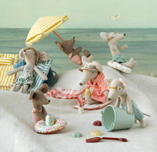 bathrobe for mum mouse