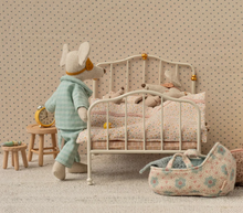 mouse bed off white dots