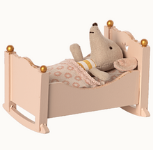 cradle for baby mouse in rose