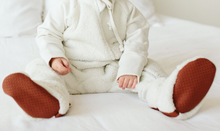 goumi sherpa baby boots in alabaster