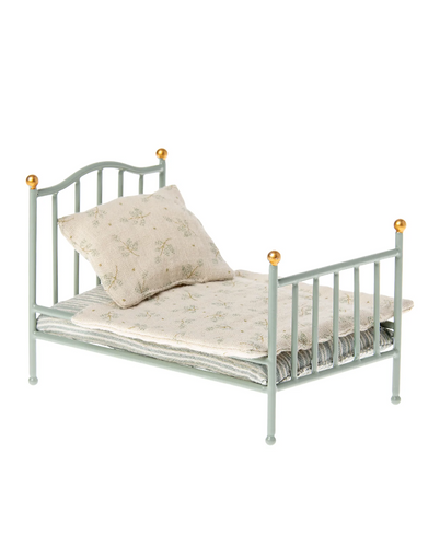 vintage mint mouse bed