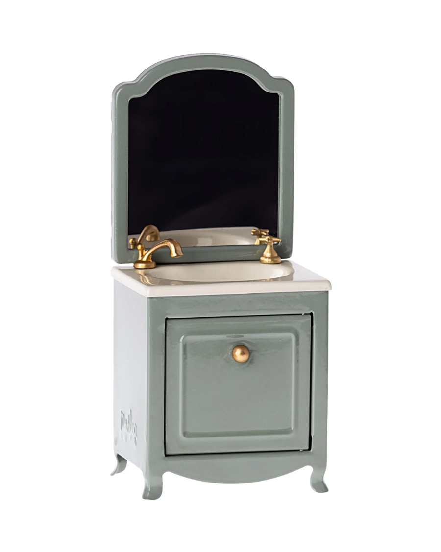 mouse sink with mirror in dark mint