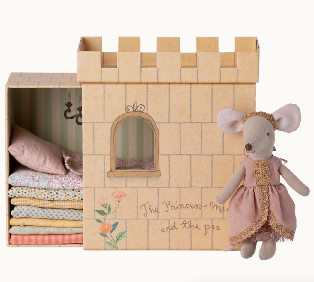 dot dress princess and the pea mouse