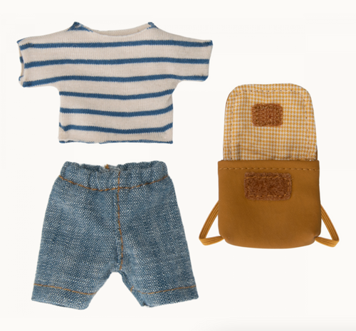 clothes and bag for big brother mouse
