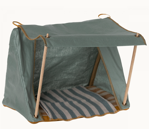 tent with posts (mouse)